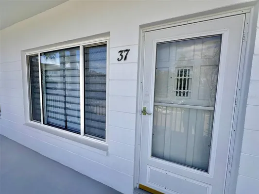 Property Slideshow image 2 of 46 | 2431 canadian way 37, Clearwater, FL, 33763