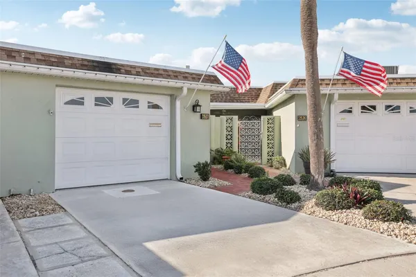 Property Slideshow image 2 of 81 | 676 boca ciega point blvd s # 1507, Saint Petersburg, FL, 33708