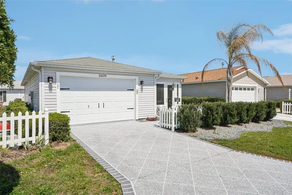 Property Slideshow image 2 of 24 | 1609 gibbes way, The Villages, FL, 32162