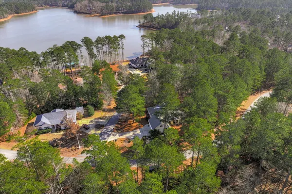 Property Slideshow image 2 of 52 | 201 birchwood trce, Mc Cormick, SC, 29835