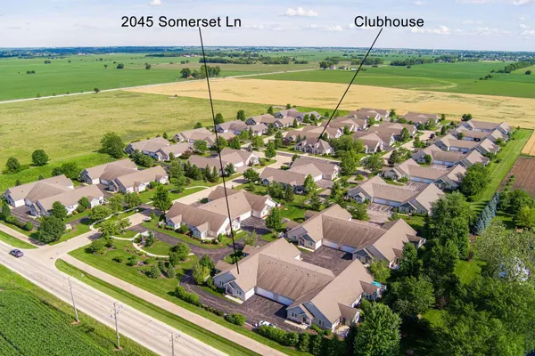 Property Slideshow image 3 of 40 | 2045 somerset ln 2045, Sycamore, IL, 60178