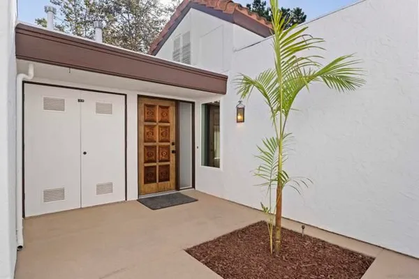 Property Slideshow image 3 of 28 | 16407 caminito vecinos 155, San Diego, CA, 92128