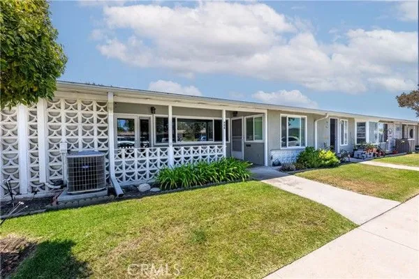 Property Slideshow image 3 of 25 | 1642 merion 40k, Seal Beach, CA, 90740