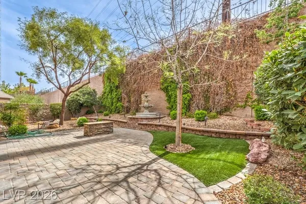 Property Slideshow image 3 of 37 | 2413 hamonah dr, Henderson, NV, 89044