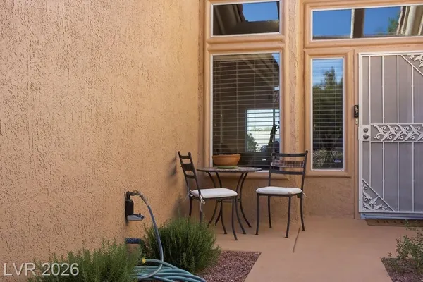 Property Slideshow image 3 of 30 | 10428 villa ridge dr, Las Vegas, NV, 89134