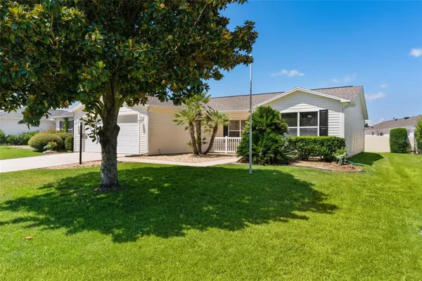 Property Slideshow image 3 of 27 | 17766 se 91st poplar ter, The Villages, FL, 32162