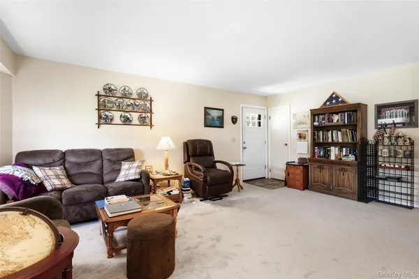 Property Slideshow image 3 of 14 | 37 sussex dr b, Yorktown, NY, 10598