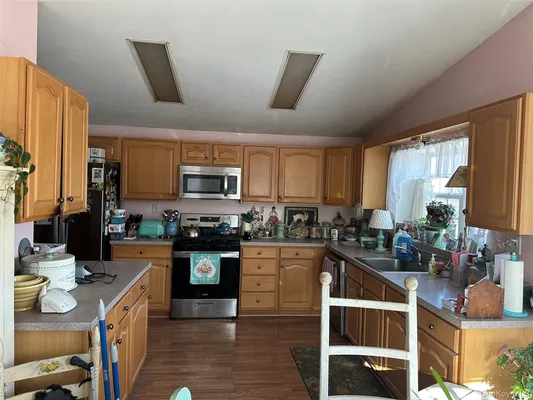 Property Slideshow image 2 of 14 | 1661 old country rd 275, Riverhead, NY, 11901