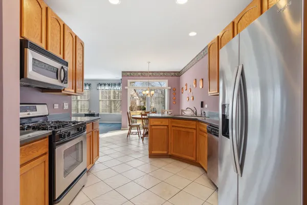 Property Slideshow image 2 of 38 | 21325 windsor lake ln, Crest Hill, IL, 60403