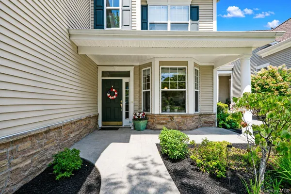 Property Slideshow image 2 of 45 | 140 chopin pl, Brookhaven, NY, 11941