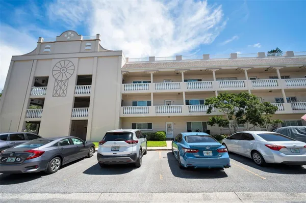 Property Slideshow image 2 of 60 | 2170 americus blvd 65, Clearwater, FL, 33763