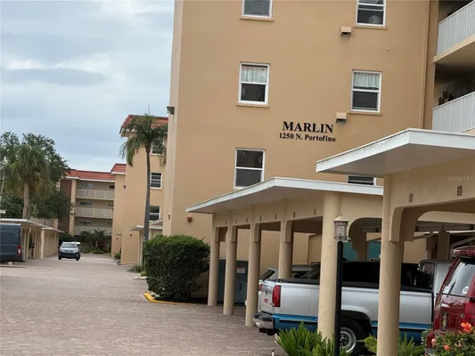 Property Slideshow image 2 of 53 | 1250 n portofino dr 202, Sarasota, FL, 34242