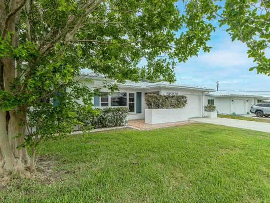 Property Slideshow image 3 of 30 | 14070 90th ave, Seminole, FL, 33776