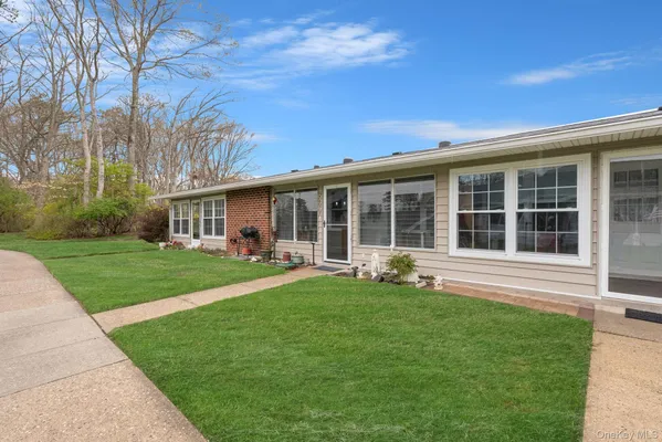 Property Slideshow image 2 of 34 | 265 newcastle ct b, Brookhaven, NY, 11961