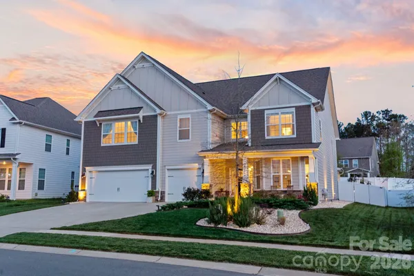 Property Slideshow image 2 of 48 | 2111 lapalma trce, Lake Wylie, SC, 29710