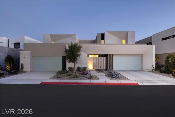 Property Slideshow image 2 of 54 | 25 falling ridge ln, Henderson, NV, 89011