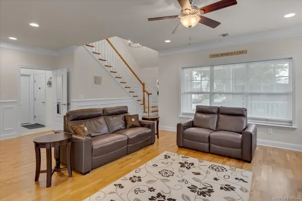 Property Slideshow image 3 of 21 | 158 stoneleigh dr, Riverhead, NY, 11901