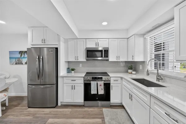 Property Slideshow image 3 of 21 | 102 46th avenue ter 402, Bradenton, FL, 34207