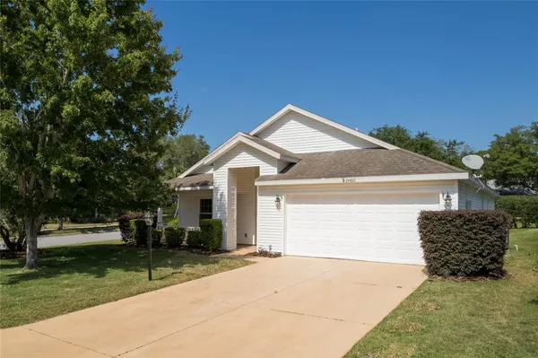 Property Slideshow image 2 of 37 | 24801 cranes roost cir, Leesburg, FL, 34748