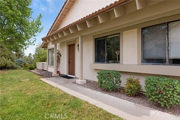 Property Slideshow image 3 of 24 | 12736 camino de la breccia 8, San Diego, CA, 92128