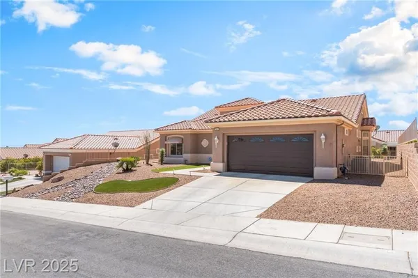 Property Slideshow image 2 of 42 | 10413 willamette pl, Las Vegas, NV, 89134
