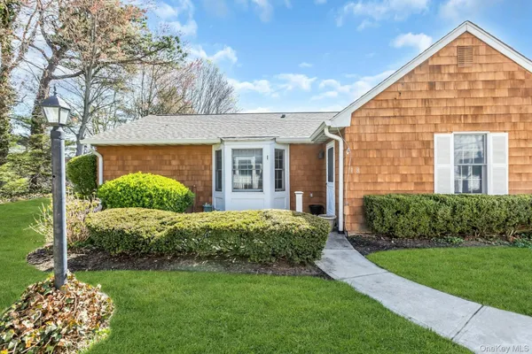 Property Slideshow image 3 of 24 | 168 revere dr, Islip, NY, 11782