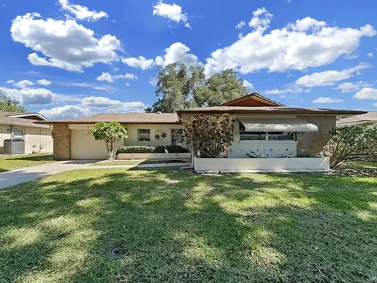 Property Slideshow image 2 of 38 | 2819 thistle ct, Palm Harbor, FL, 34684
