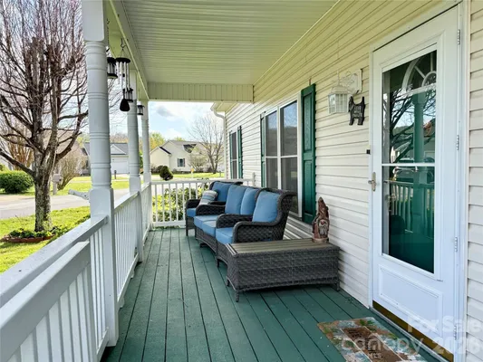 Property Slideshow image 2 of 20 | 194 beechnut dr, Hendersonville, NC, 28739