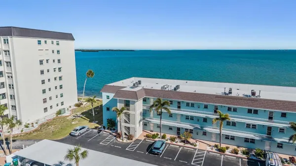 Property Slideshow image 3 of 49 | 7 dunoon pl 102, Dunedin, FL, 34698