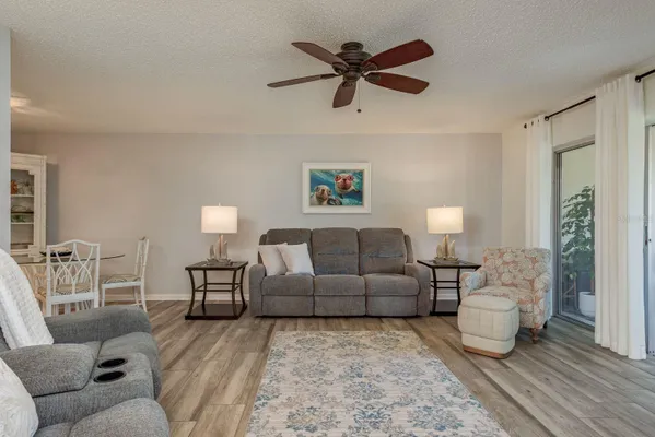 Property Slideshow image 3 of 17 | 409 stirling ter, Dunedin, FL, 34698