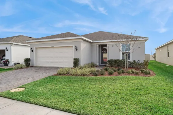 Property Slideshow image 2 of 63 | 1989 spring shower cir, Kissimmee, FL, 34744