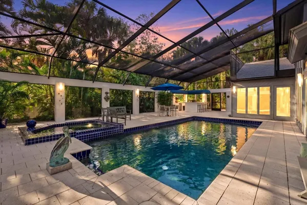 Property Slideshow image 2 of 74 | 4891 peregrine pt, Sarasota, FL, 34231