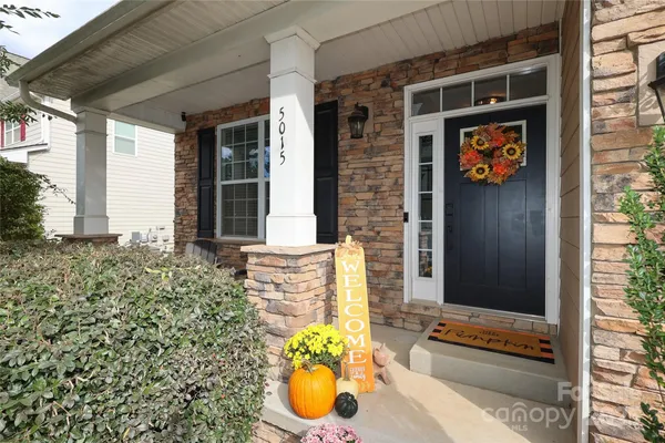 Property Slideshow image 3 of 46 | 5015 el molino dr, Charlotte, NC, 28214