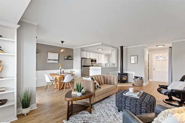 Property Slideshow image 2 of 36 | 10643 glen acres dr s # 10643, Seattle, WA, 98168