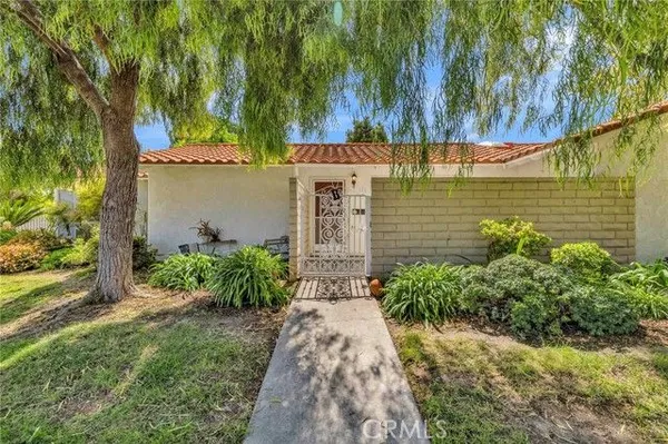 Property Slideshow image 3 of 20 | 2197 via mariposa e unit e b, Laguna Woods, CA, 92637