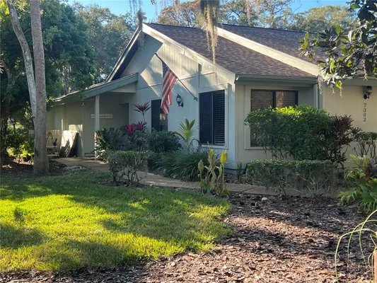 Property Slideshow image 2 of 11 | 7362 silver fern blvd # 8, Sarasota, FL, 34241