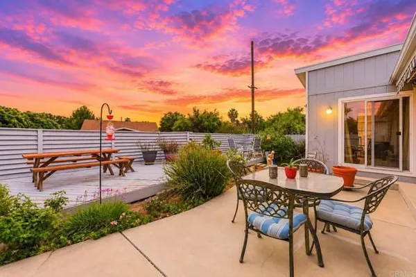 Property Slideshow image 2 of 34 | 1148 via santa paulo, Vista, CA, 92081