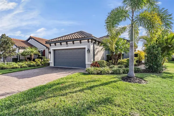 Property Slideshow image 2 of 48 | 11144 callisia dr, Odessa, FL, 33556