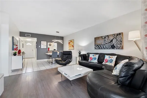 Property Slideshow image 3 of 18 | 601 nw 76th ter 208, Margate, FL, 33063