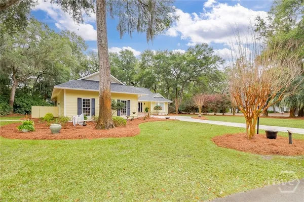 Property Slideshow image 2 of 73 | 1 hedgewood ln, Savannah, GA, 31411