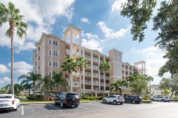 Property Slideshow image 3 of 68 | 7069 key haven rd 302, Seminole, FL, 33777