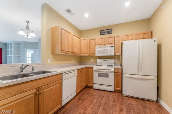 Property Slideshow image 2 of 48 | 6015 brookfield glen dr # 15, Belvidere, NJ, 07823