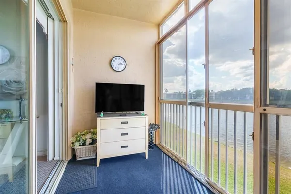 Property Slideshow image 2 of 47 | 7647 southampton ter 202, Tamarac, FL, 33321