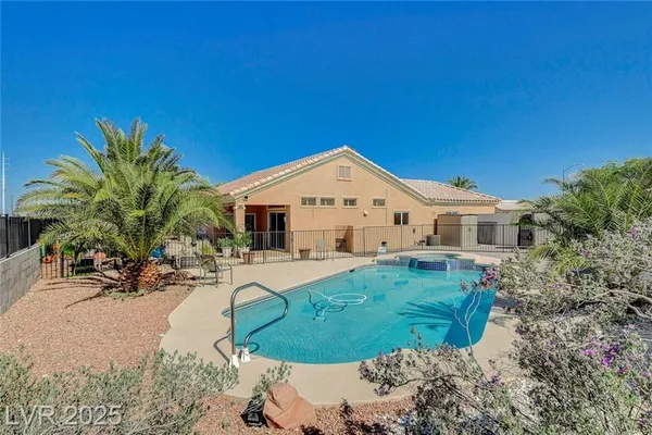 Property Slideshow image 2 of 66 | 3112 haddon dr, Las Vegas, NV, 89134
