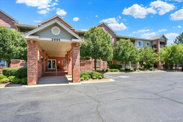Property Slideshow image 2 of 38 | 2895 w riverwalk cir 215, Littleton, CO, 80123