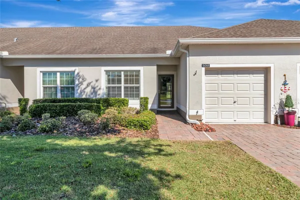 Property Slideshow image 2 of 44 | 3626 solana cir b, Clermont, FL, 34711