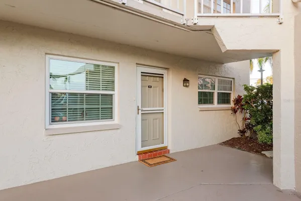 Property Slideshow image 2 of 27 | 952 virginia st 105, Dunedin, FL, 34698