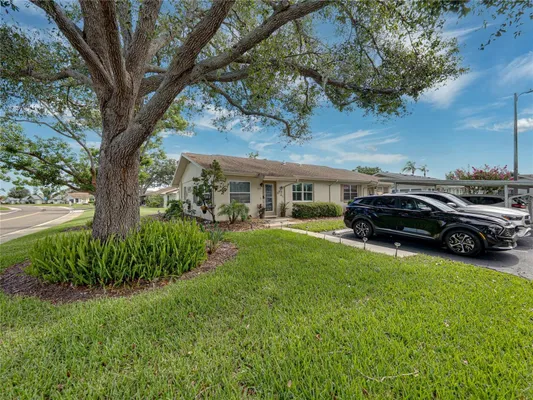 Property Slideshow image 2 of 42 | 322 gloucester blvd # 322, Sun City Center, FL, 33573