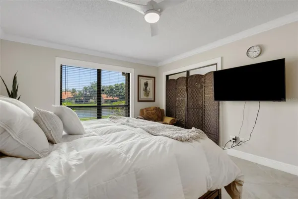 Property Slideshow image 3 of 52 | 3902 wilshire dr 98, Sarasota, FL, 34238
