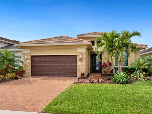 Property Slideshow image 2 of 47 | 4925 surfside cir, Bradenton, FL, 34211